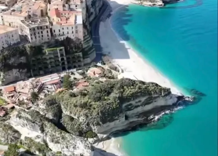 The Semesterbostad Tropea